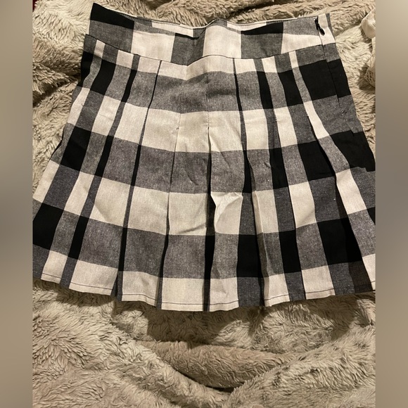 Fashion Nova Pleated Mini Skirt - Picture 2 of 2
